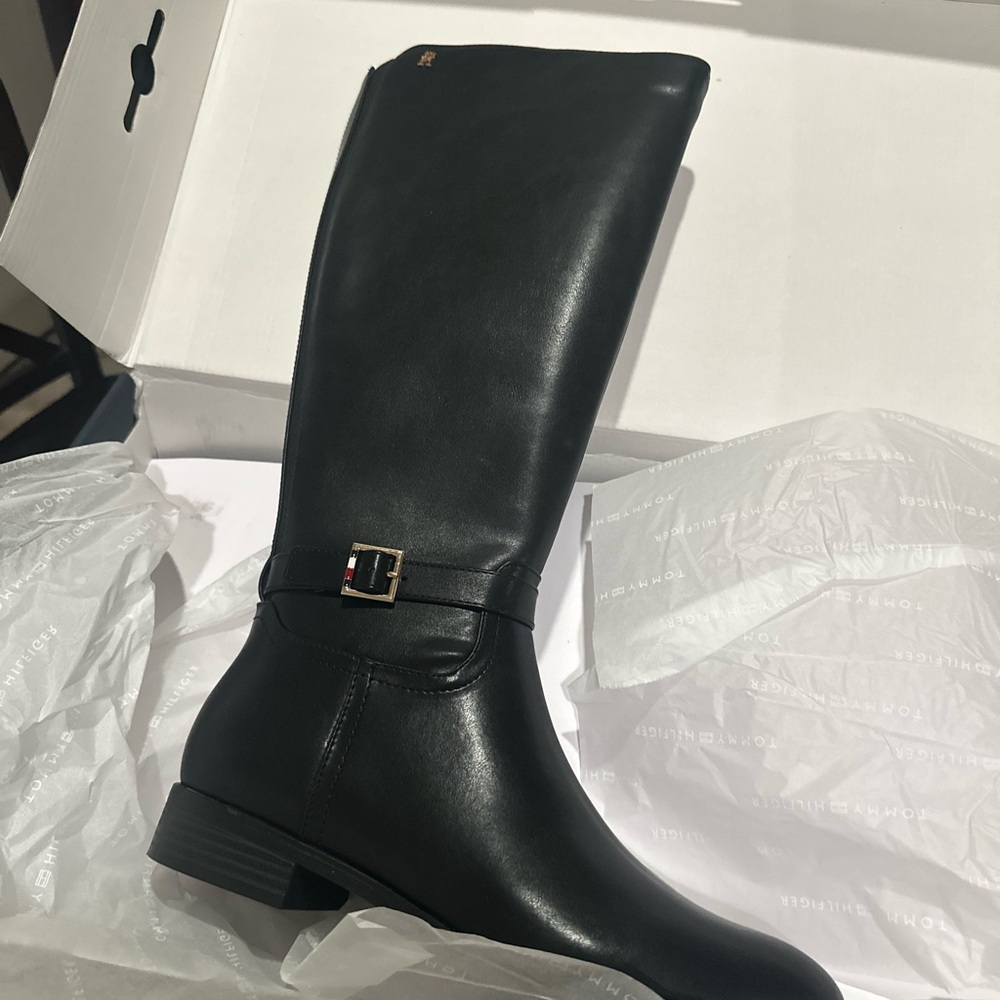 Elegant Black Knee-High Boots